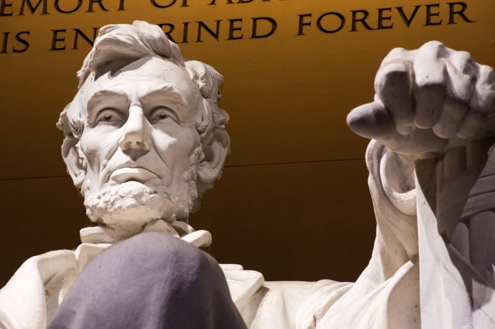 A determined colossal Abraham Lincoln statue in the Lincoln Memorial Museum